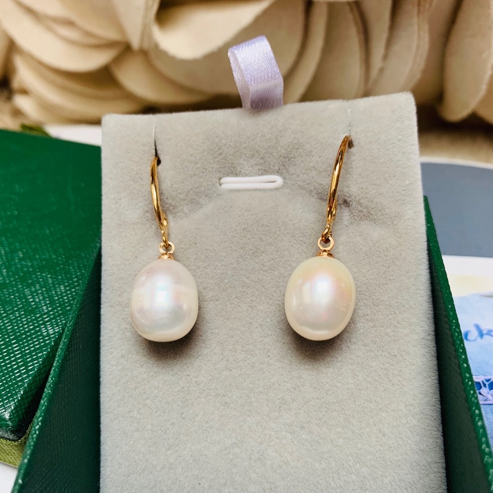 Cultured Freshwater Pearl Drop & Dangling Earring